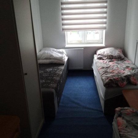Sagittarius Hostel- Pracowniczy Лодзь Екстер'єр фото